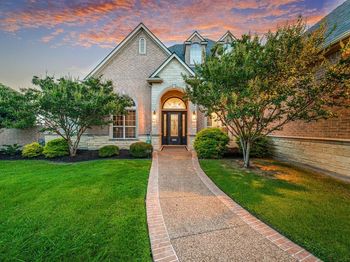 8800  Summit Point Court 