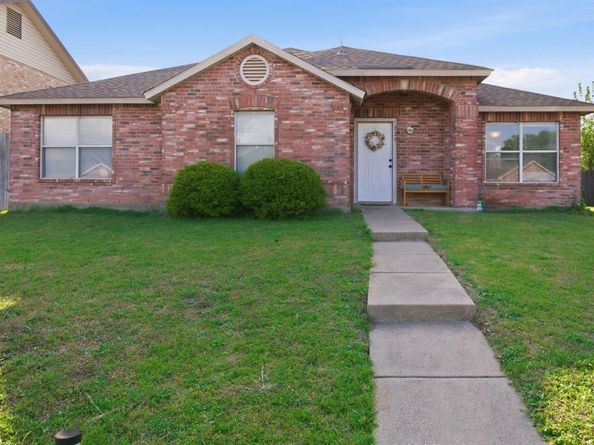 329  Beechwood Lane , Cedar Hill Texas 75104