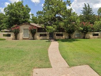 3909  Alta Vista Lane 