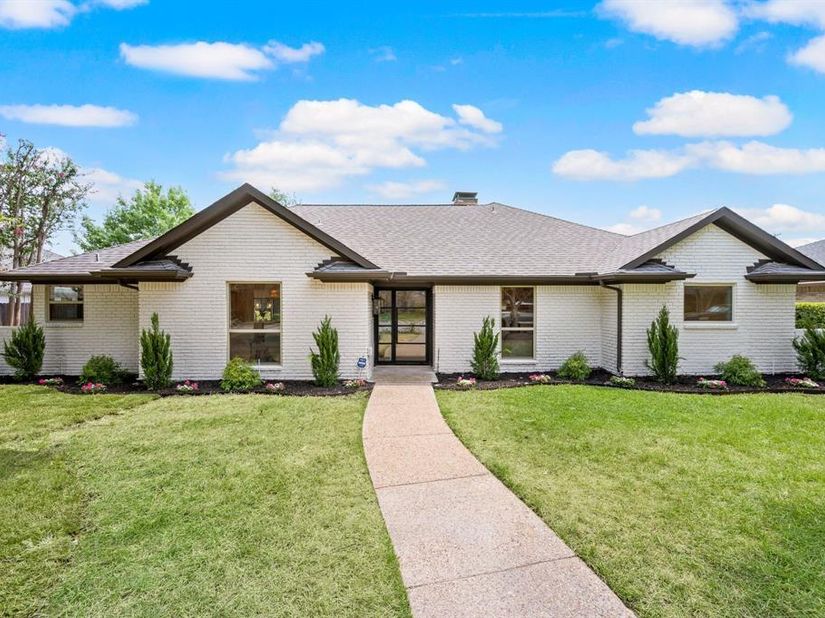 6728  Saint Anne Street , Dallas Texas 75248