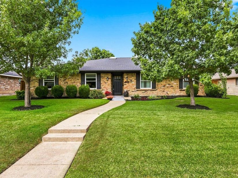 308  Canyon Valley Drive , Richardson Texas 75080