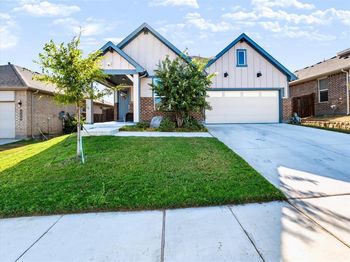 2220  Redwing Drive 