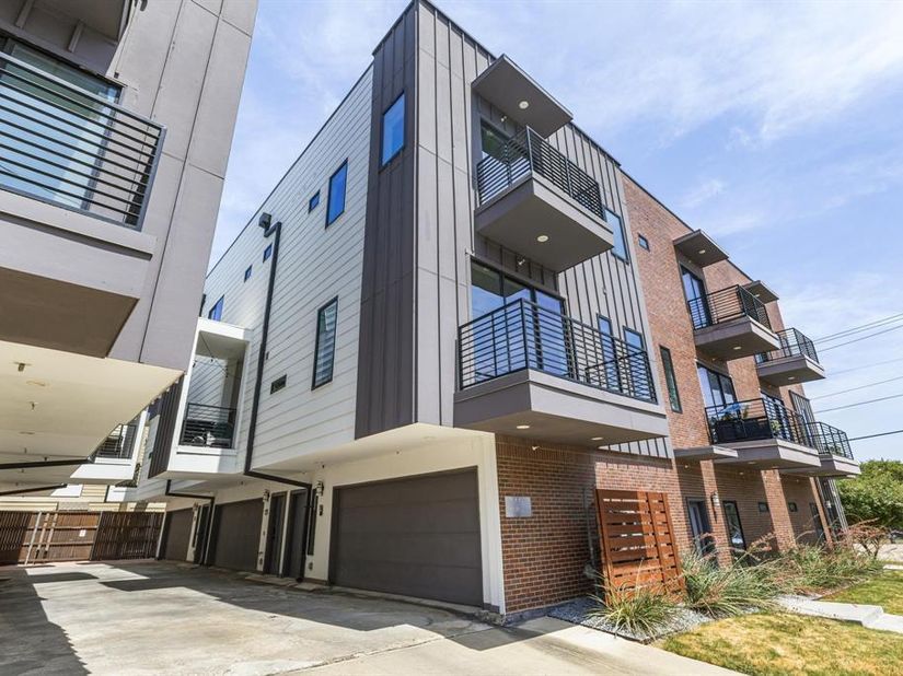 2450 N Garrett Avenue  14, Dallas Texas 75206