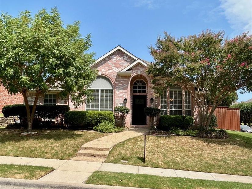 409  Crestview Point Drive , Lewisville Texas 75067