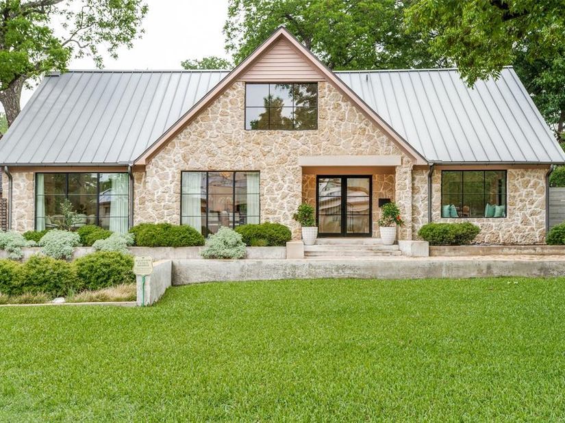 4325  Pomona Road , Dallas Texas 75209
