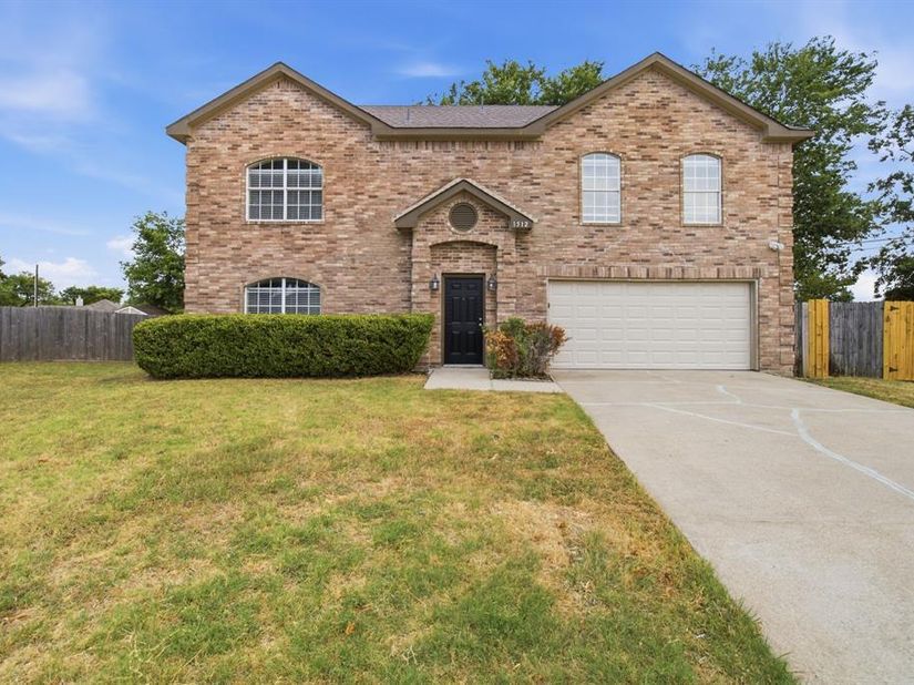 1512  Yellowbird Court , DeSoto Texas 75115