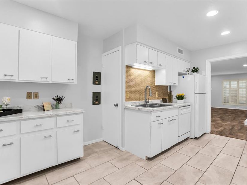 11332  Park Central Place  C, Dallas Texas 75230
