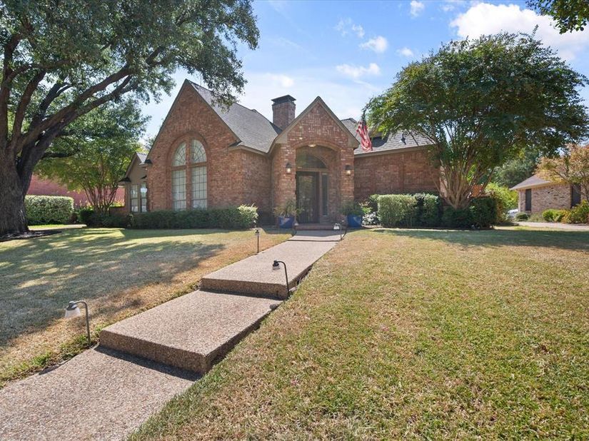 523  Cooper Street , Grand Prairie Texas 75052