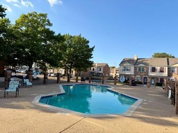 621  Carriagehouse Lane 