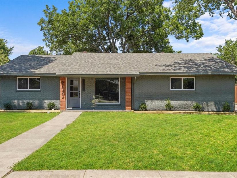 2122  Lemart Street , Grand Prairie Texas 75051