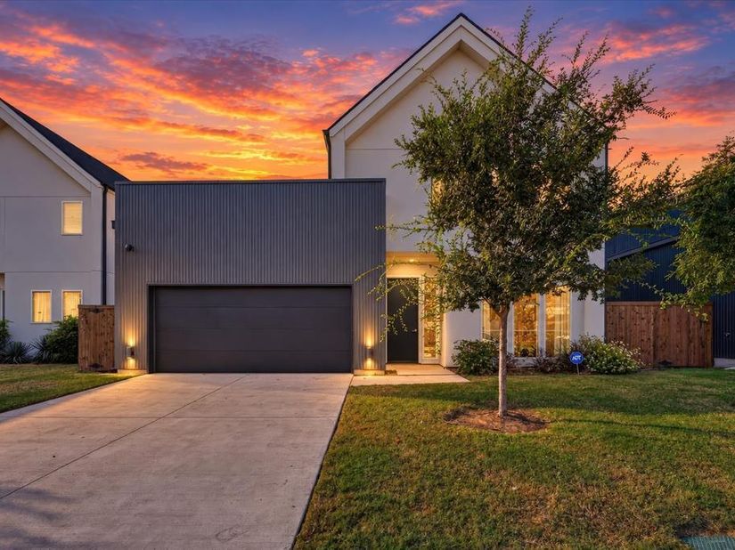 834  Mcbroom Street , Dallas Texas 75212
