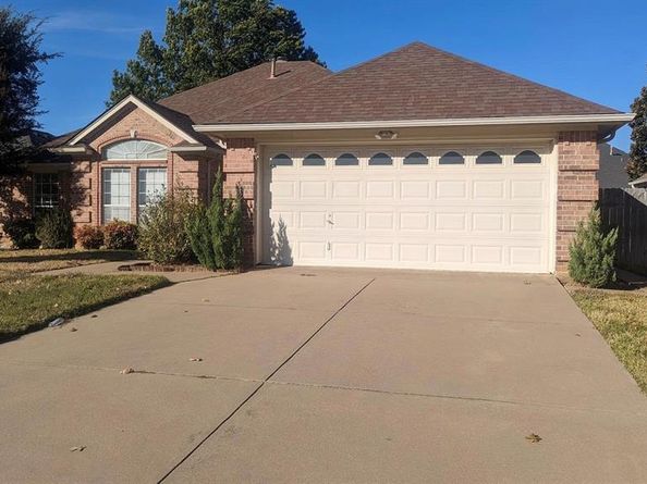 530  Queens Way , Grand Prairie Texas 75052