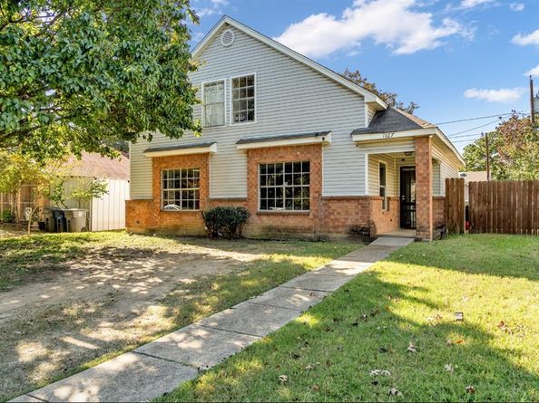 1027  Rain Forest Drive , Dallas Texas 75217