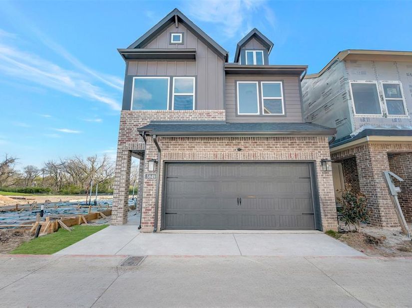 5849  Water Bridge Lane , Fort Worth Texas 76109