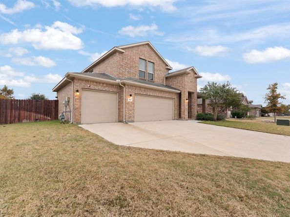 411  Skipper Lane , Azle Texas 76020