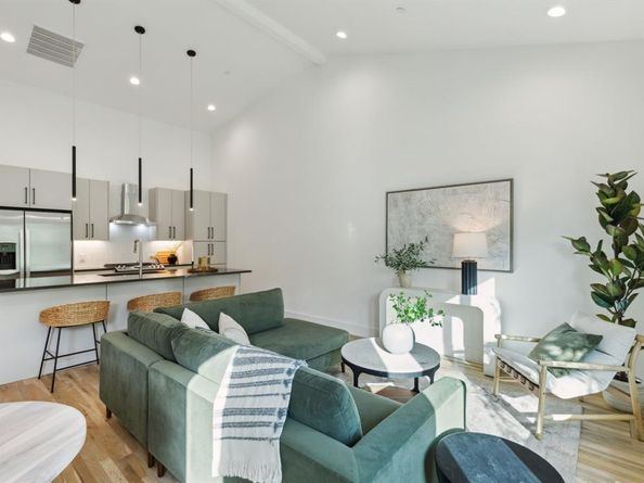 2142  Lovedale Avenue  103, Dallas Texas 75235