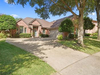 2713  Lakehollow Lane 