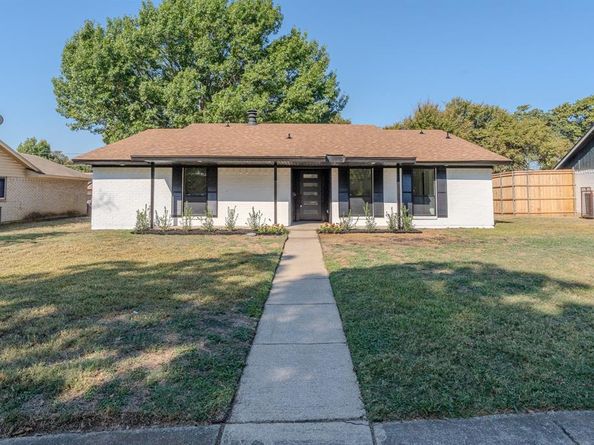 731 N Pleasant Woods Drive , Dallas Texas 75217