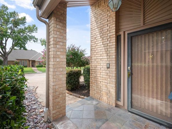 1036  Clinton Street , Carrollton Texas 75007