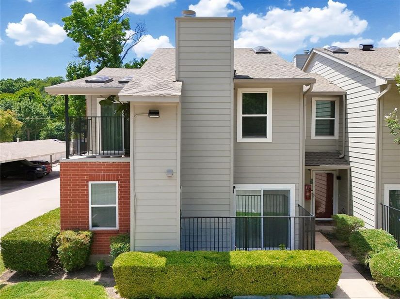 6900  Skillman Street  205, Dallas Texas 75231