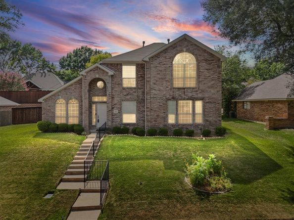 553  Renee Lane , DeSoto Texas 75115