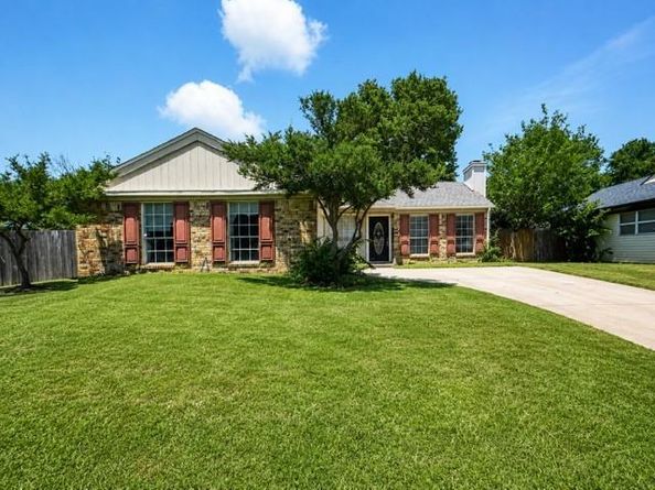 3905  Dogwood Court , Fort Worth Texas 76137