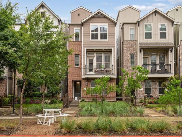 1071  Tea Olive Lane , Dallas Texas 75212