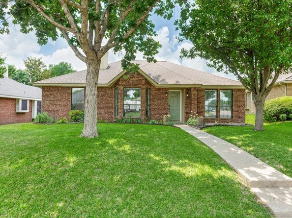 2109  Woodglen Drive , Garland Texas 75040