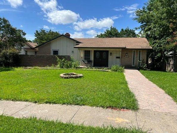 3810  Crater Lake Court , Irving Texas 75062