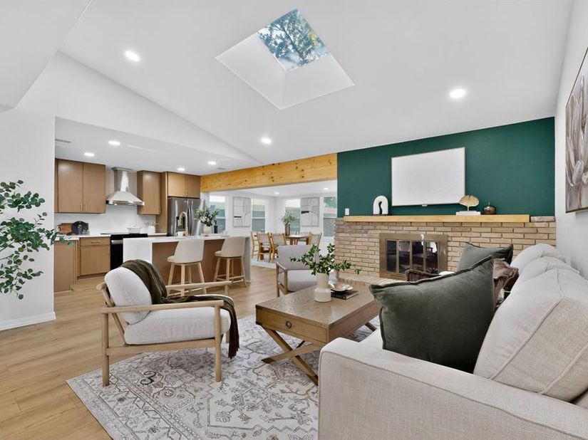 3045  Lockmoor Lane , Dallas Texas 75220