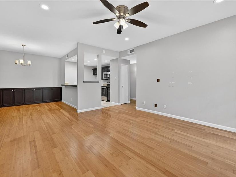 8601  Park Lane  721, Dallas Texas 75231
