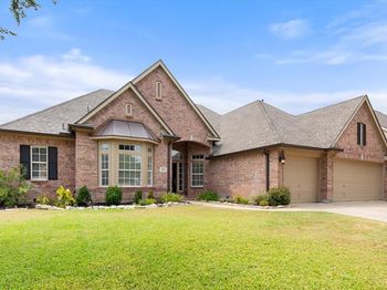 1815  Lakes Edge Boulevard 