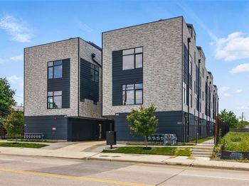 430 E 8th  