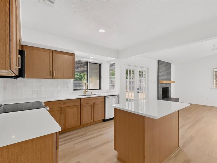 11231  Pelican Drive , Dallas Texas 75238