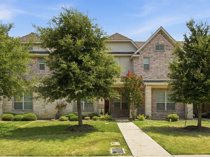 4818  Empire Way , Irving Texas 75038