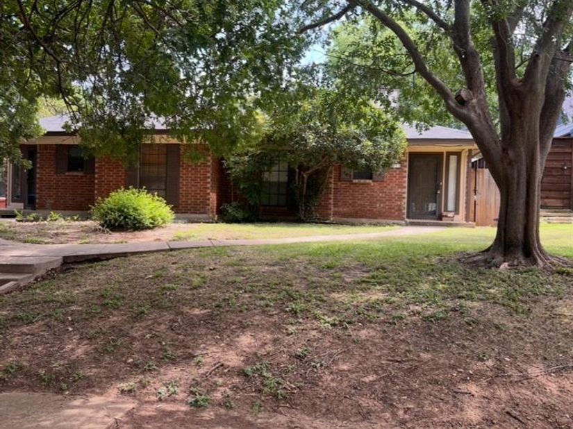 2123  Mistletoe Avenue  B, Fort Worth Texas 76110