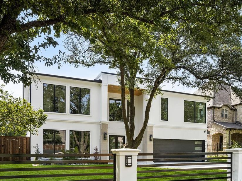 9421  Thornberry Lane , Dallas Texas 75220