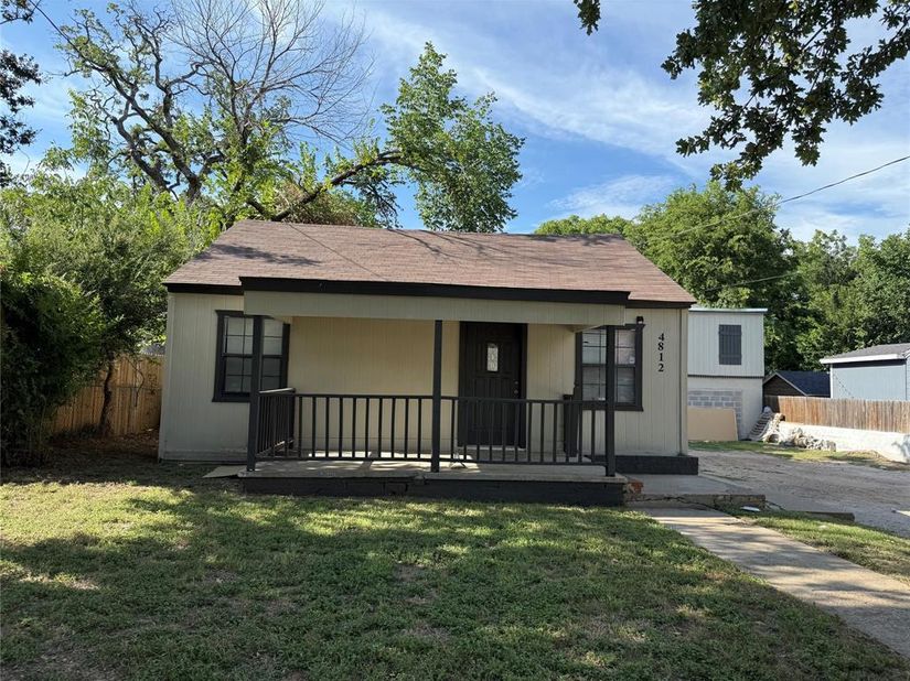 4812  Barbara Road , River Oaks Texas 76114