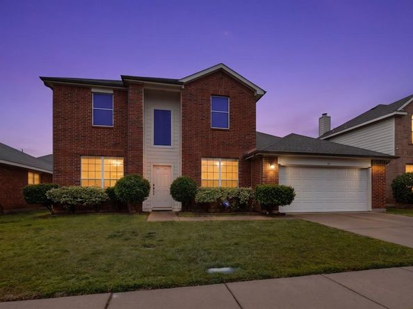 317 E Clover Park Drive , Fort Worth Texas 76140