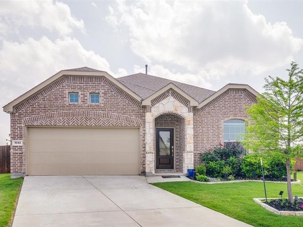 1042  Manuel Drive , Fate Texas 75087