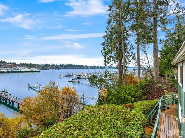 9986 NE Ewing Street, Bainbridge Island WA 98110