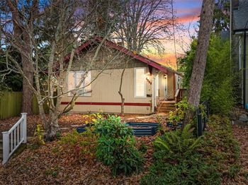 4338 SW Willow Street