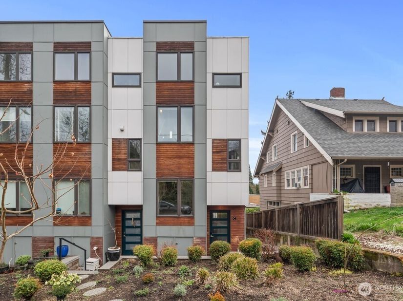 9266 50th Avenue S C, Seattle WA 98118