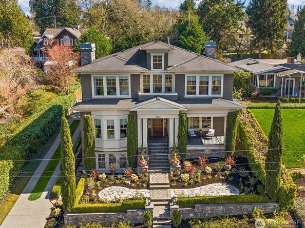 2212 77th Avenue SE, Mercer Island WA 98040