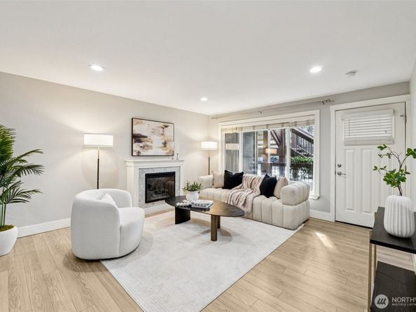 21305 48th Avenue W B110, Mountlake Terrace WA 98043