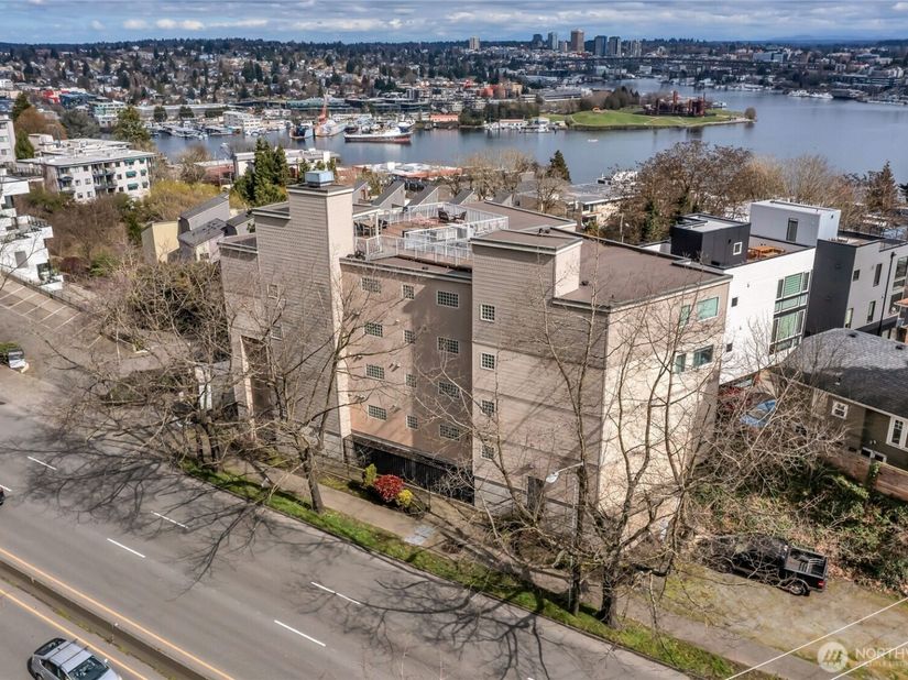 559 McGraw Street 201, Seattle WA 98109