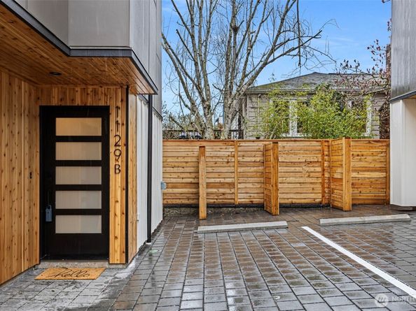 1129 NW 58th Street B, Seattle WA 98107