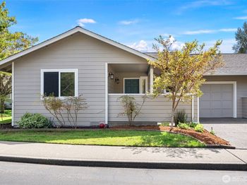 902 NW Leisure Lane