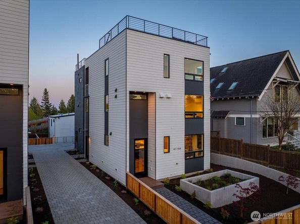 4116 A Burke Avenue N, Seattle WA 98103
