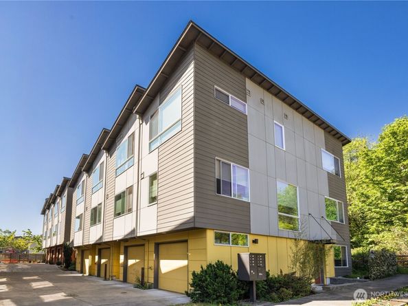 2705 S Charlestown Street, Seattle WA 98108